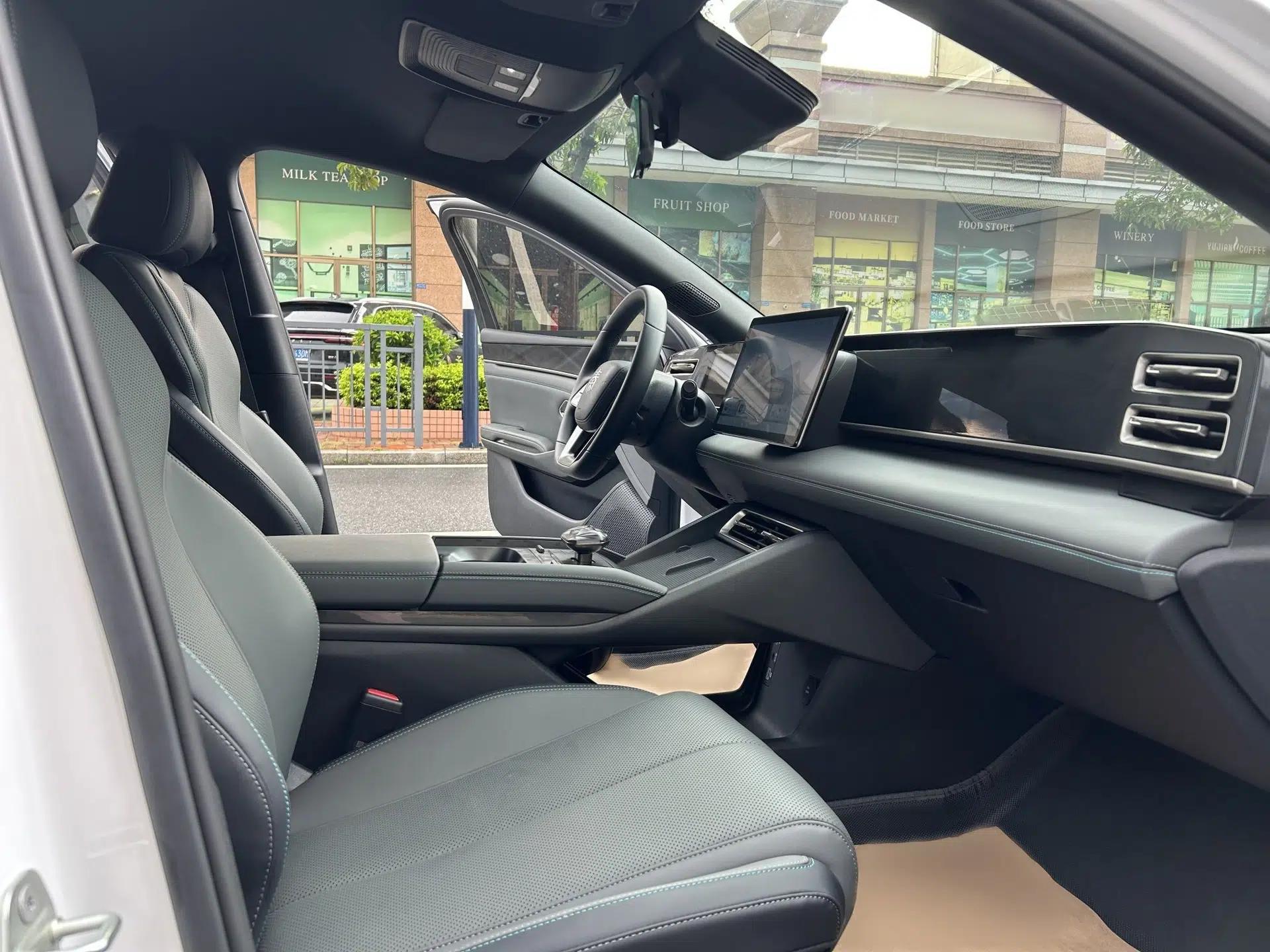 BYD Qin L 2025 DM-i Smart Drive 80KM Leading Model — миниатюра 31