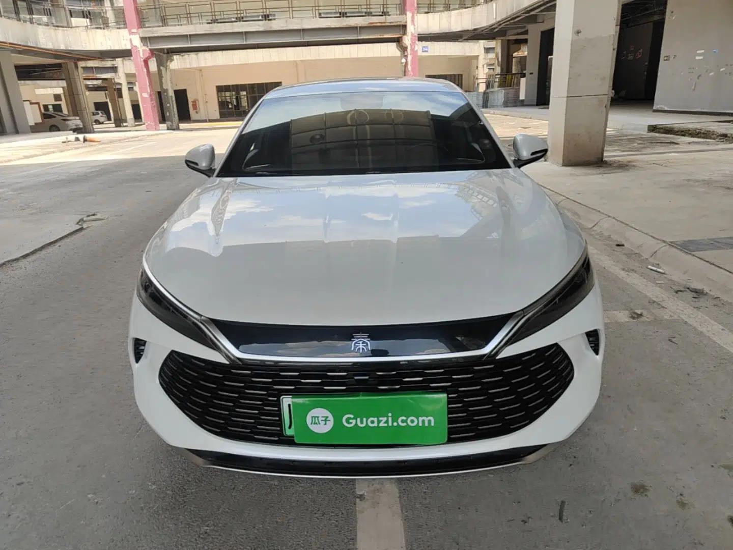 BYD Qin L 2024 DM-i 80KM Leading Model — миниатюра 2