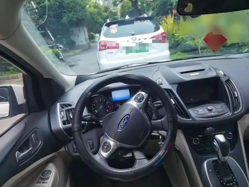 Ford Kuga 2013 2.0L GTDi AWD Elite — миниатюра 6