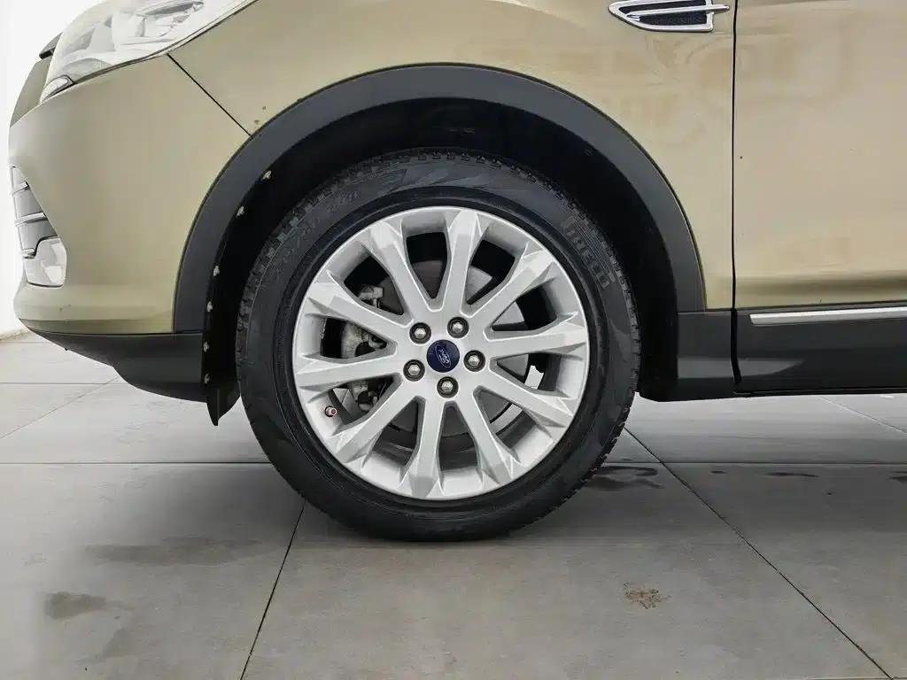 Ford Kuga 2013 2.0L GTDi AWD Elite — миниатюра 17