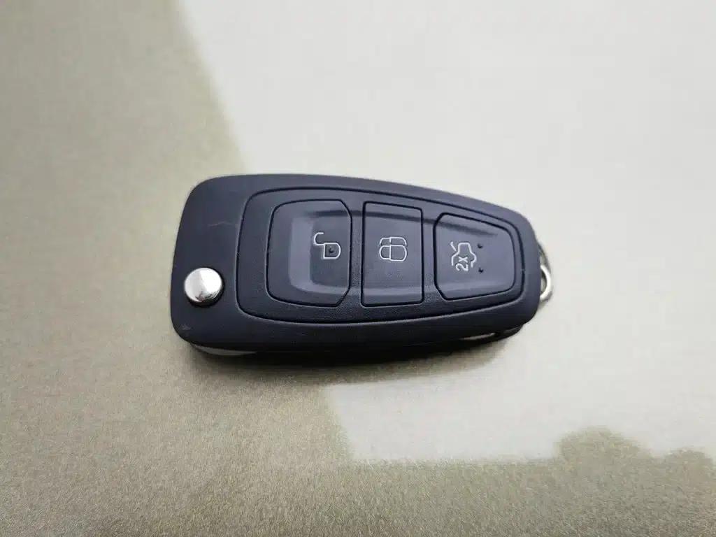Ford Kuga 2013 2.0L GTDi AWD Elite — миниатюра 19