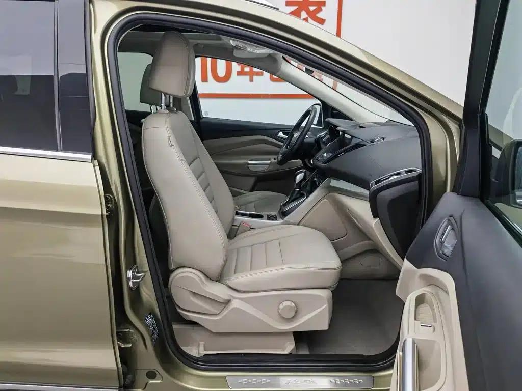 Ford Kuga 2013 2.0L GTDi AWD Elite — миниатюра 23