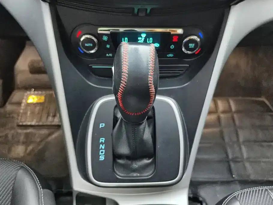 Ford Kuga 2013 1.6L GTDi 2WD Fashion Edition — миниатюра 16