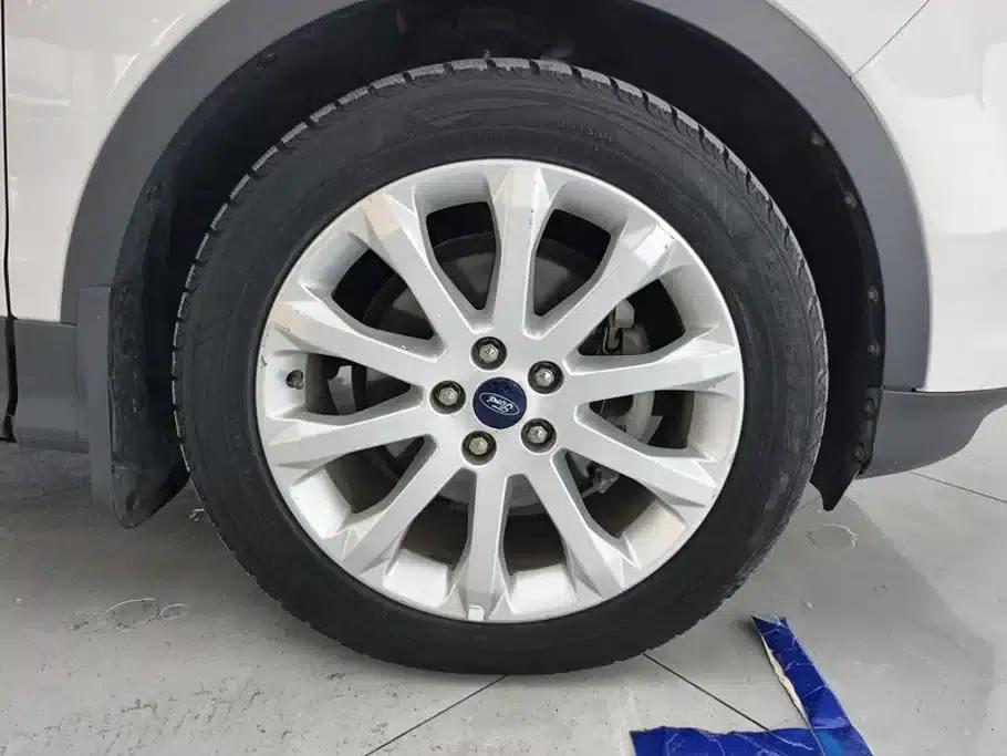 Ford Kuga 2013 1.6L GTDi 2WD Fashion Edition — миниатюра 6