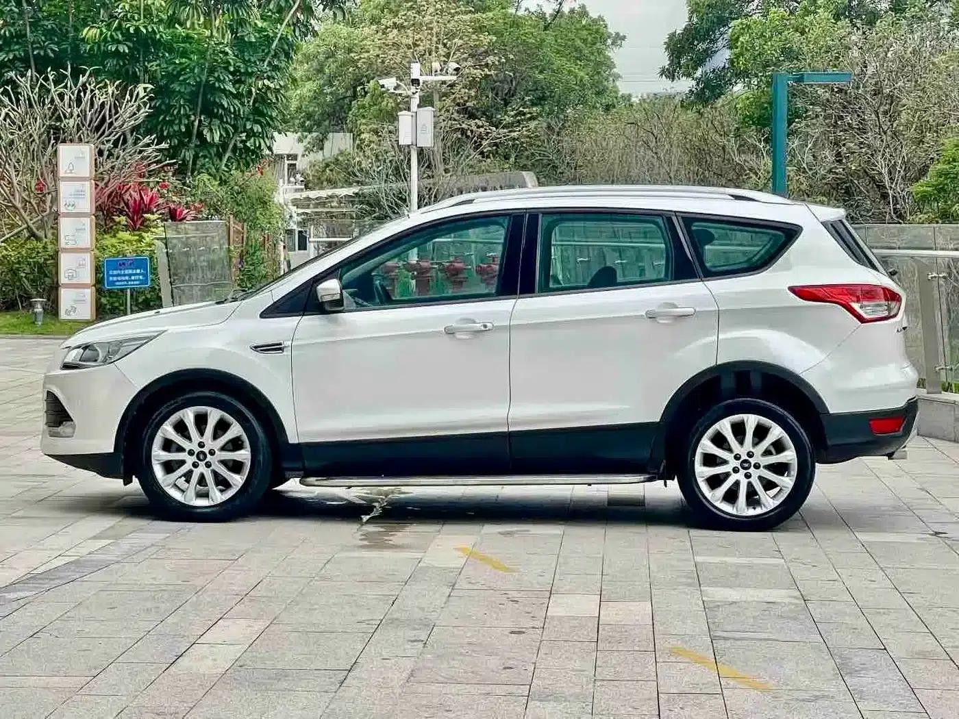 Ford Kuga 2013 1.6L GTDi 2WD Comfort Model — миниатюра 5