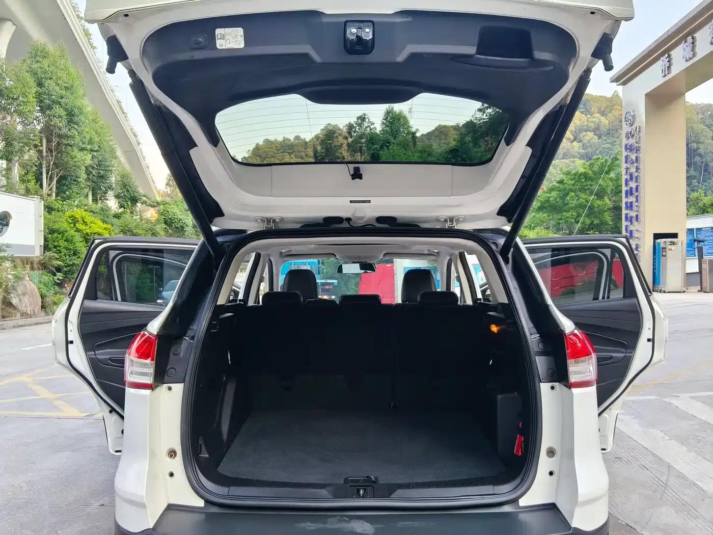 Ford Kuga 2015 2.0L GTDi AWD Sport — миниатюра 13