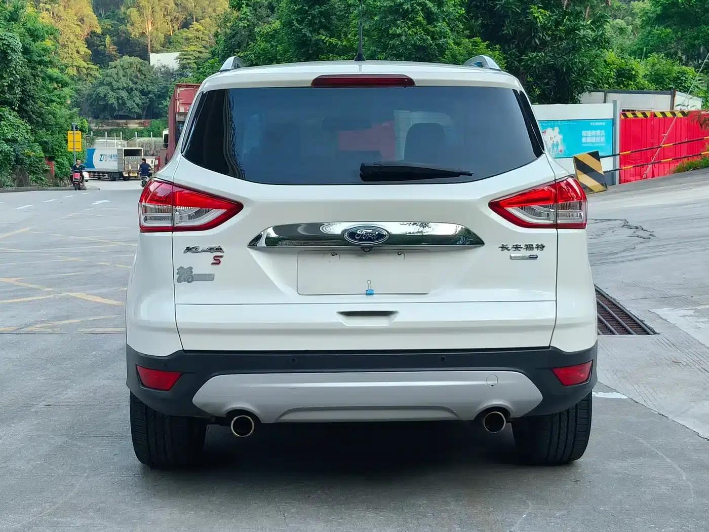 Ford Kuga 2015 2.0L GTDi AWD Sport — миниатюра 5