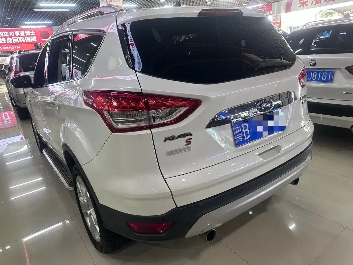 Ford Kuga 2015 2.0L GTDi AWD Sport — миниатюра 3