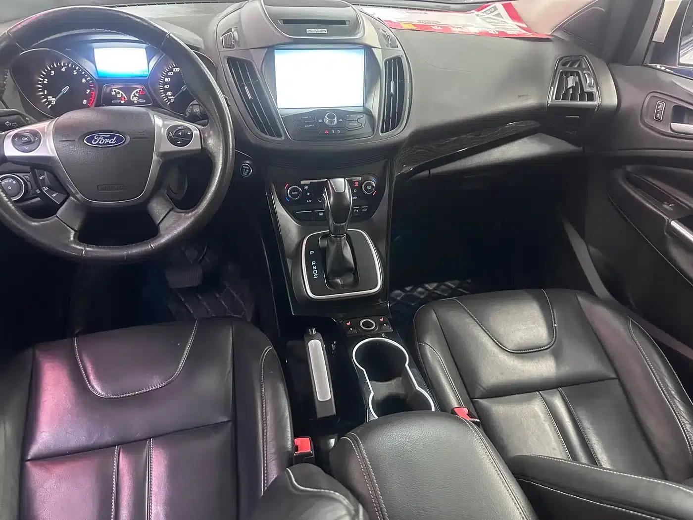 Ford Kuga 2015 2.0L GTDi AWD Sport — миниатюра 6