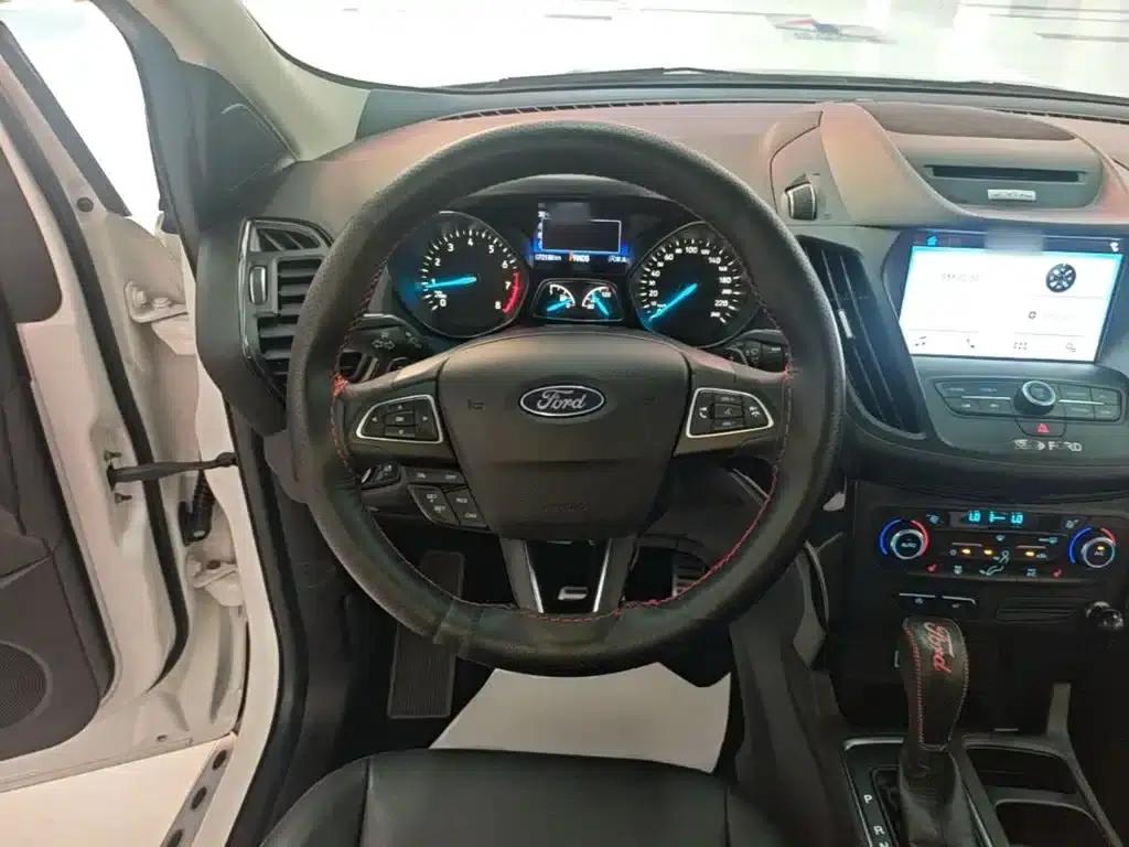 2017 Ford Kuga EcoBoost 180 2WD Luxury Edition — миниатюра 11