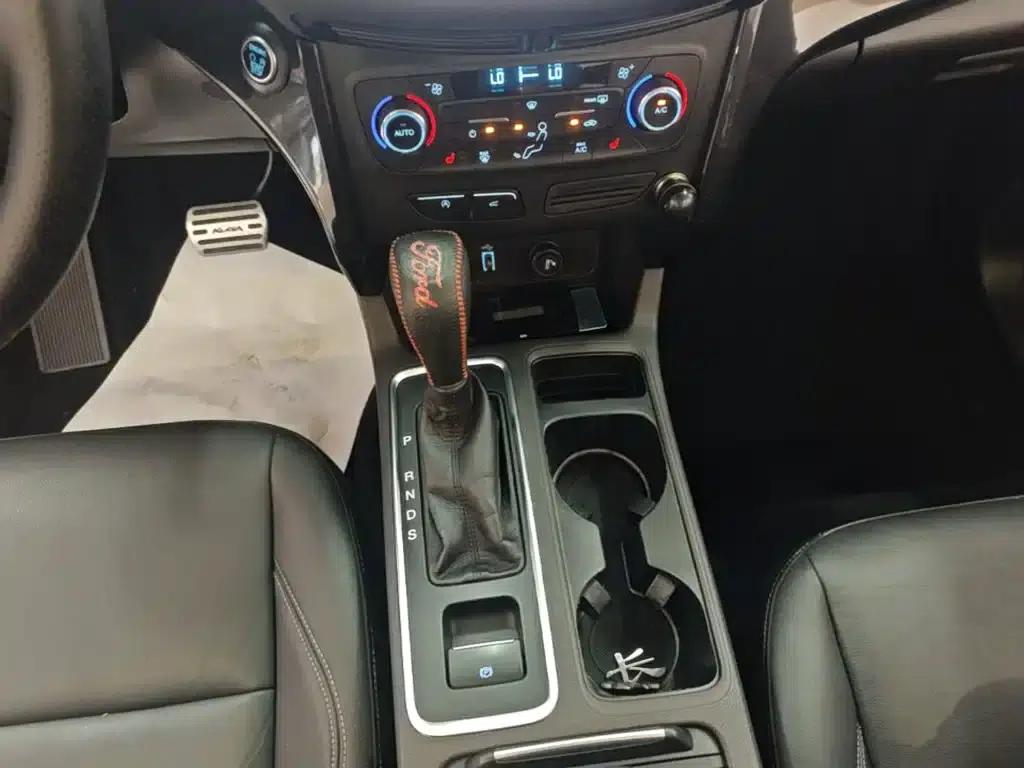 2017 Ford Kuga EcoBoost 180 2WD Luxury Edition — миниатюра 14