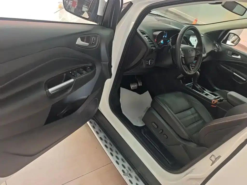 2017 Ford Kuga EcoBoost 180 2WD Luxury Edition — миниатюра 16