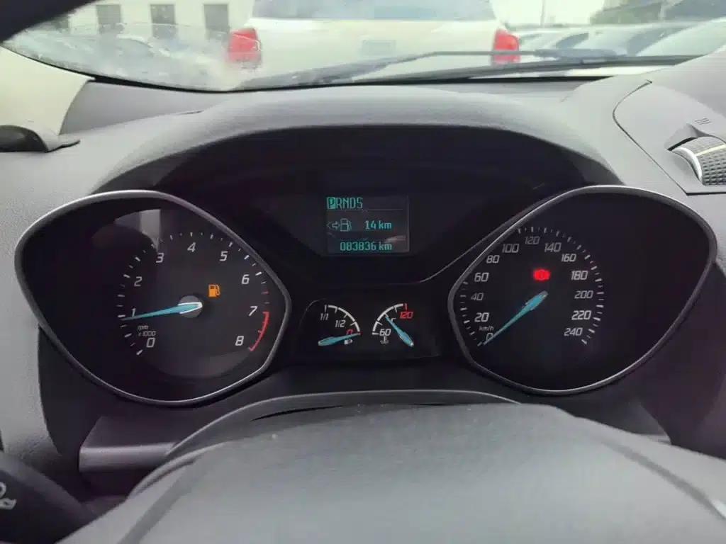 Ford Kuga 2015 1.5L GTDi 2WD Comfort Model — миниатюра 12