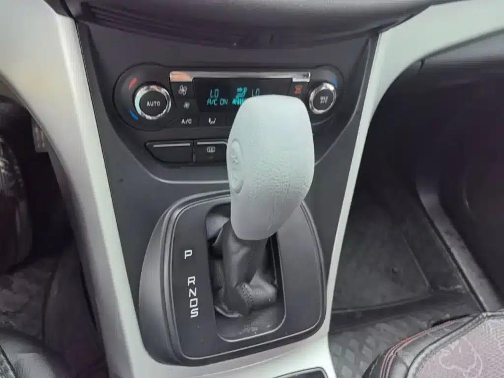 Ford Kuga 2015 1.5L GTDi 2WD Comfort Model — миниатюра 14