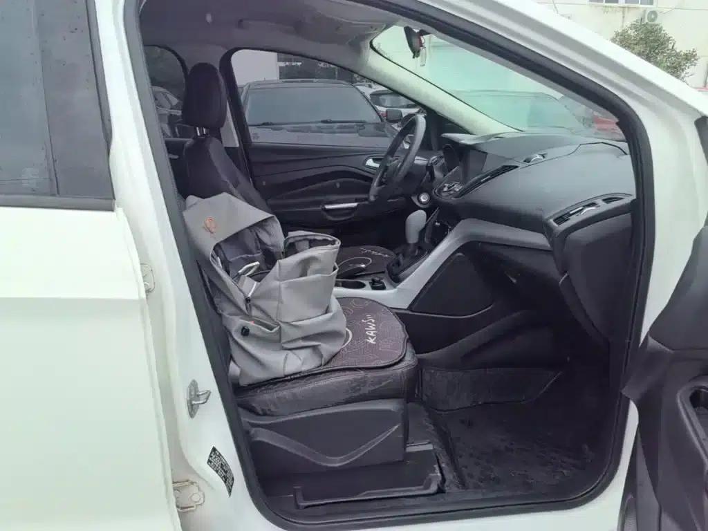 Ford Kuga 2015 1.5L GTDi 2WD Comfort Model — миниатюра 25