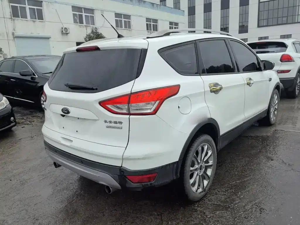 Ford Kuga 2015 1.5L GTDi 2WD Comfort Model — миниатюра 7