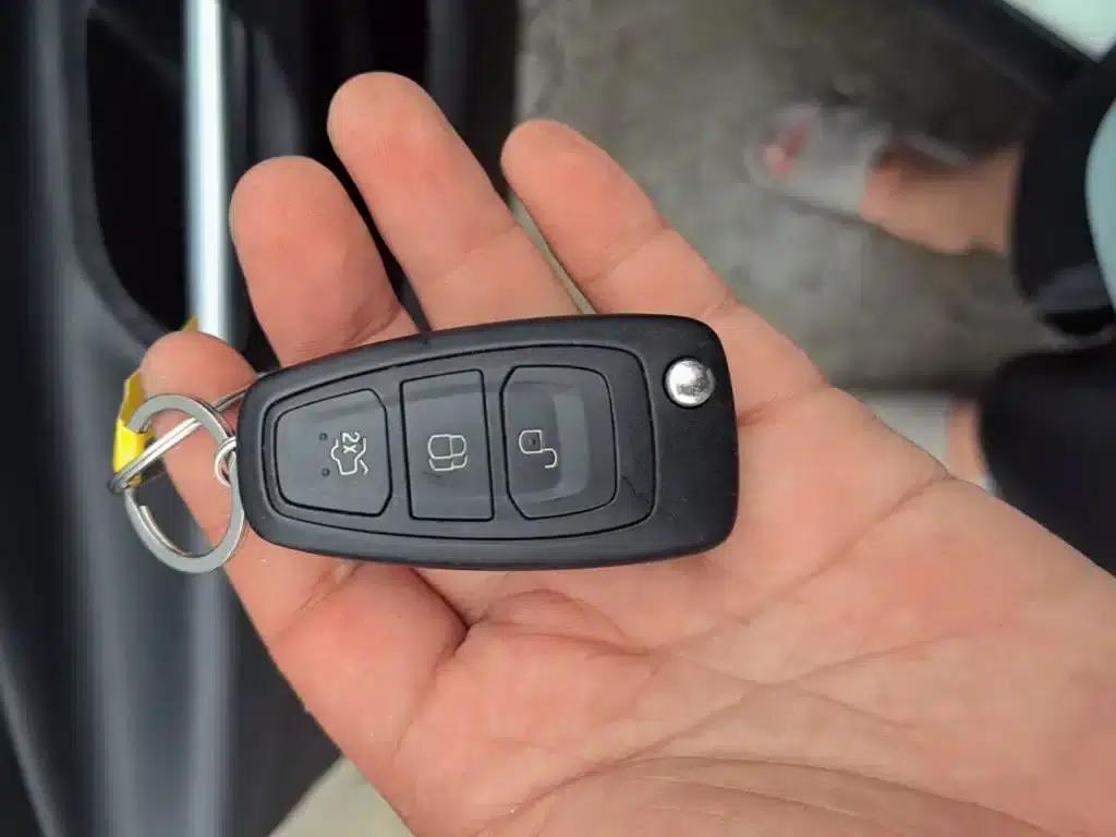 Ford Kuga 2015 1.5L GTDi 2WD Comfort Model — миниатюра 9