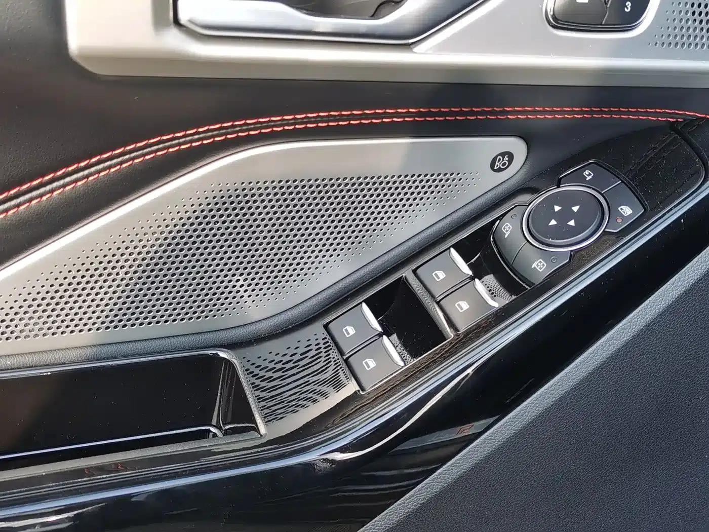 2020 Ford Explorer EcoBoost 285 AWD Sport ST-LINE 6-seater — миниатюра 19