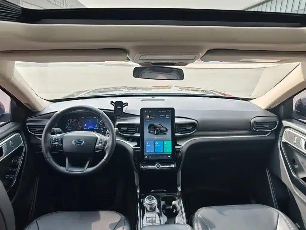 2020 Ford Explorer EcoBoost 285 4WD Fashion Edition 7-seater — миниатюра 5