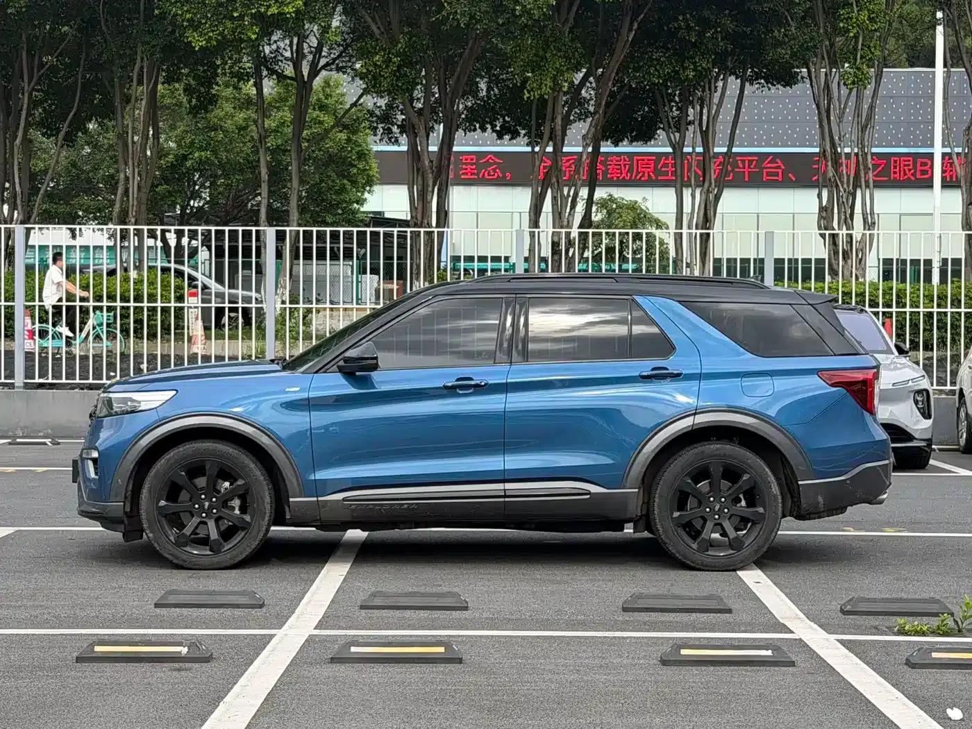 2020 Ford Explorer EcoBoost 285 AWD Sport ST-LINE 7-Seater — миниатюра 4