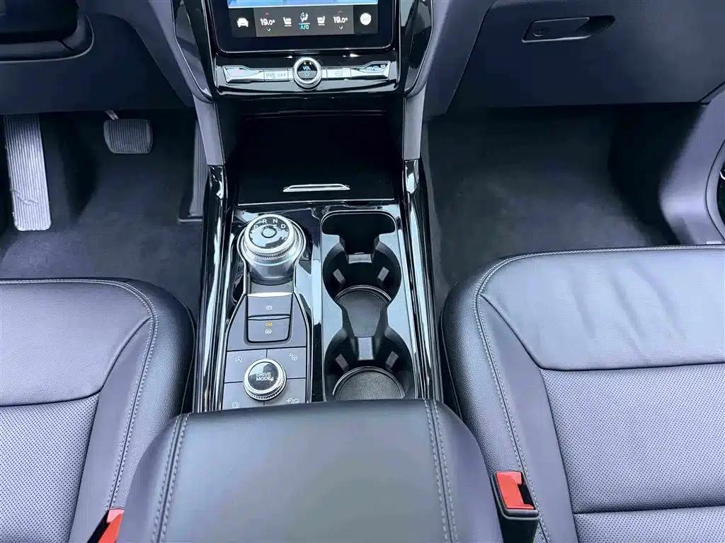 2020 Ford Explorer EcoBoost 285 AWD Titanium Edition (6-seater) — миниатюра 21