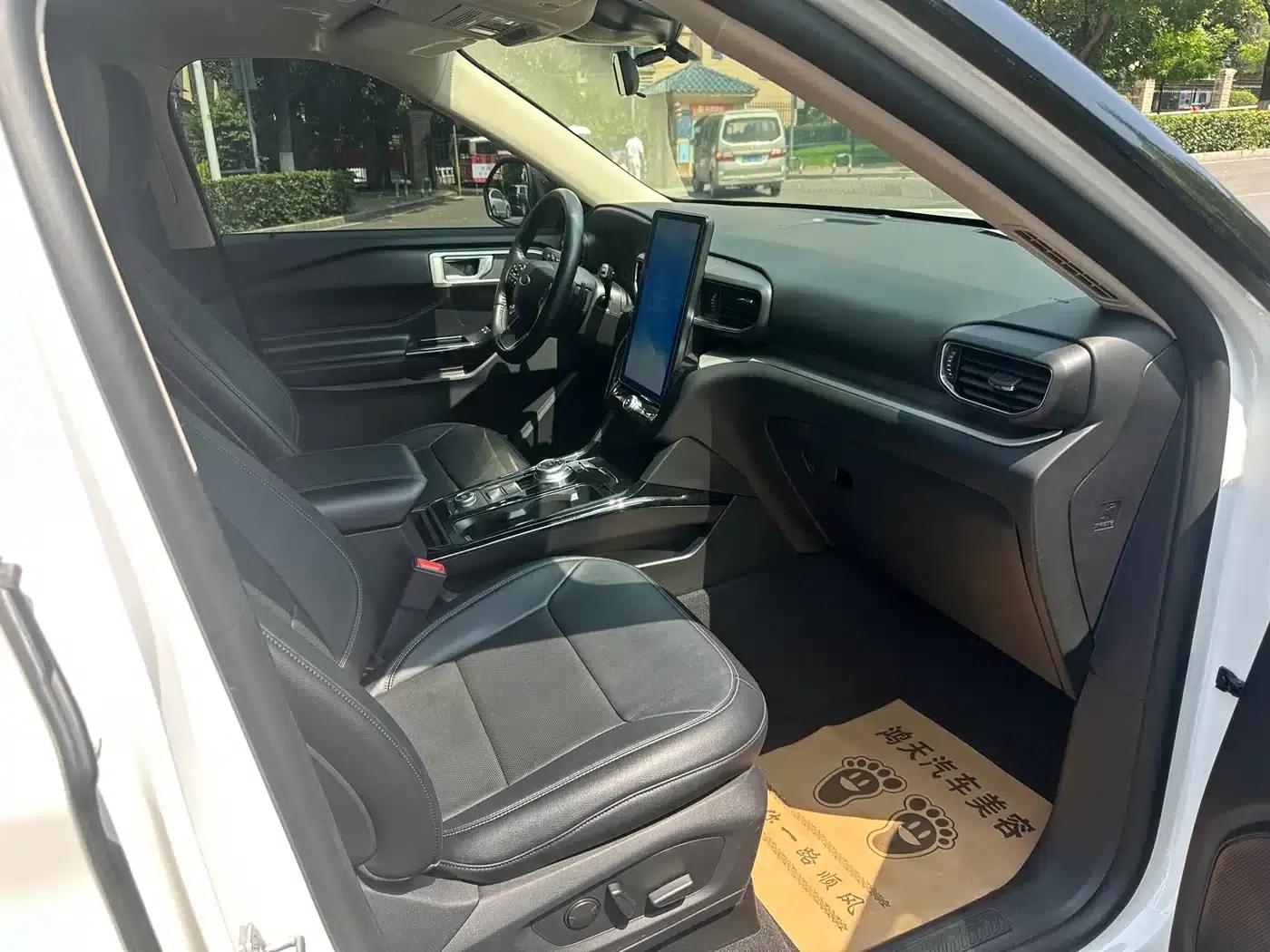 Explorer 2020 EcoBoost 285 4WD Fashion Edition 6-seater — миниатюра 8