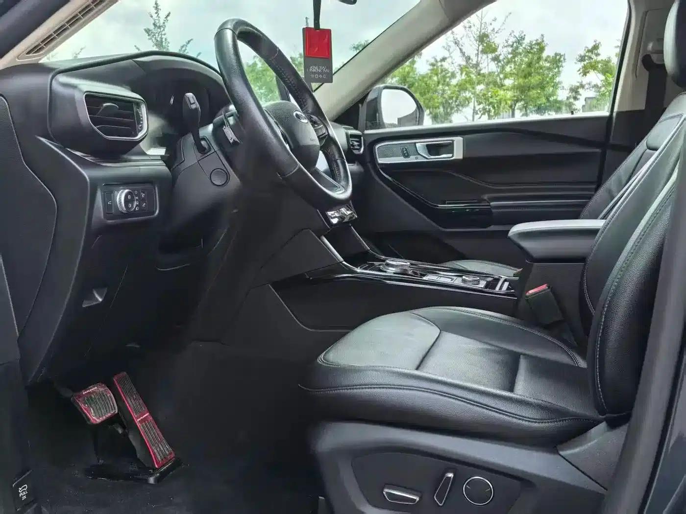 2020 Ford Explorer EcoBoost 285 AWD Titanium Edition 7-Seater — миниатюра 6