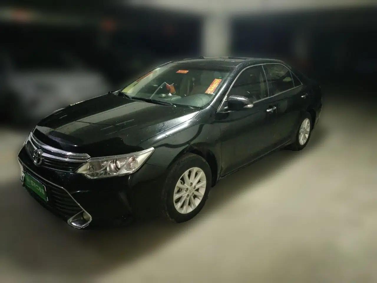 Toyota Camry 2015 2.0E Elite Edition — миниатюра 1
