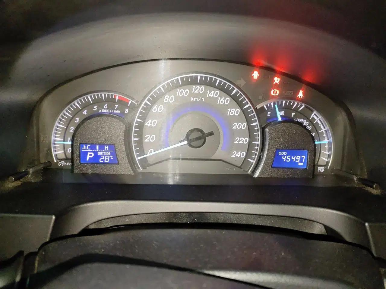 Toyota Camry 2015 2.0E Elite Edition — миниатюра 11