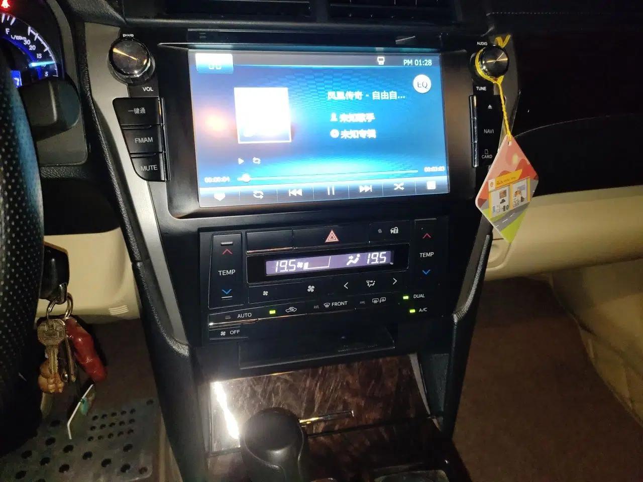 Toyota Camry 2015 2.0E Elite Edition — миниатюра 13