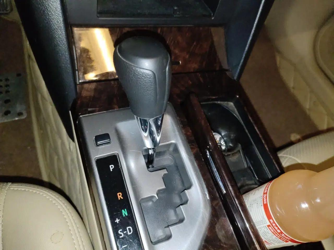 Toyota Camry 2015 2.0E Elite Edition — миниатюра 14
