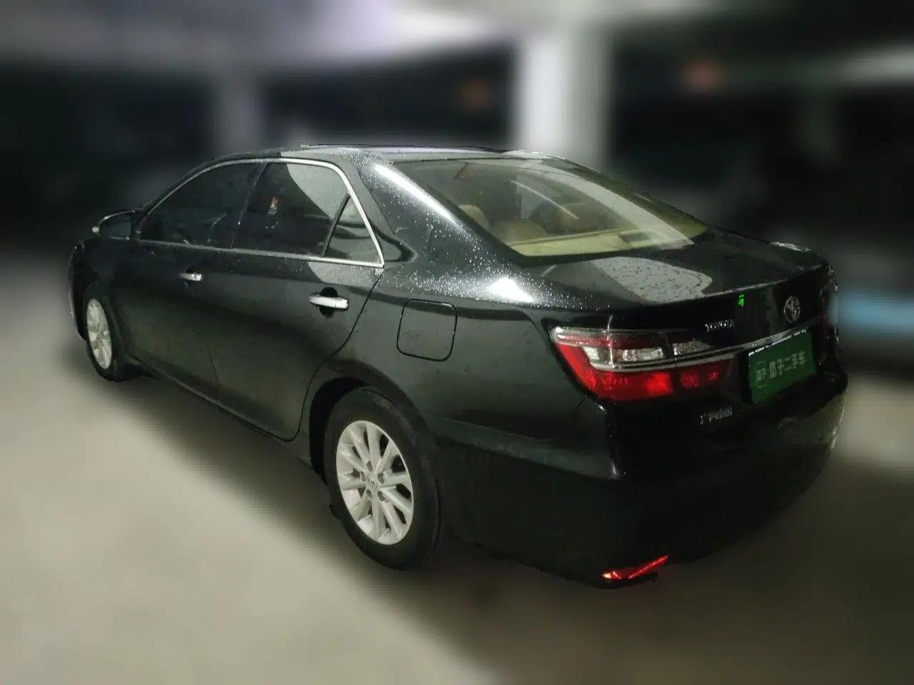 Toyota Camry 2015 2.0E Elite Edition — миниатюра 4