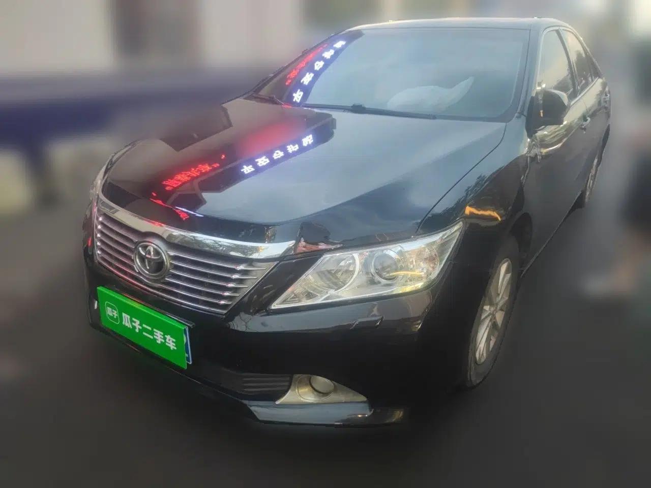Toyota Camry 2012 2.0G Luxury Edition — миниатюра 1