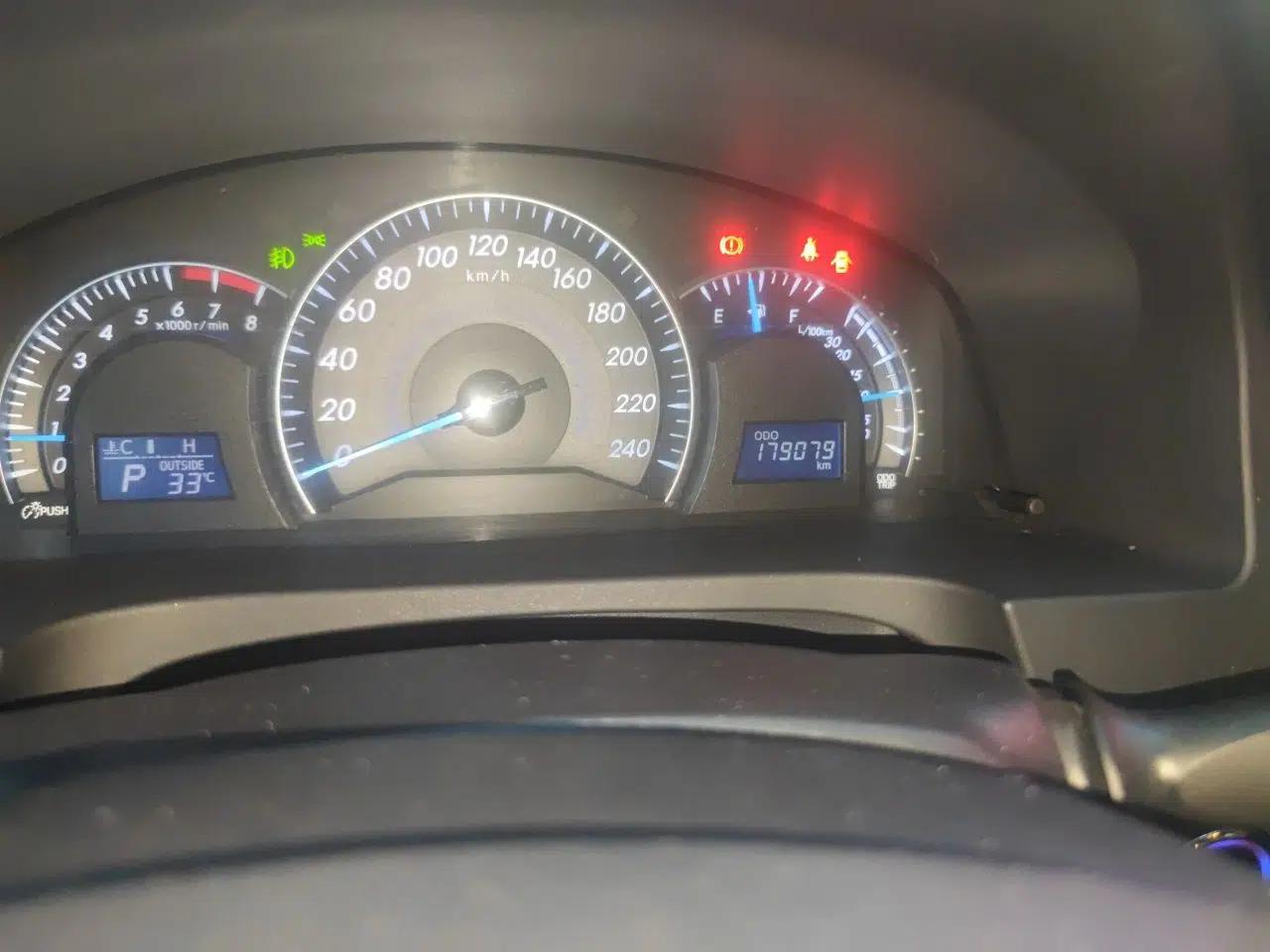 Toyota Camry 2012 2.0G Luxury Edition — миниатюра 12