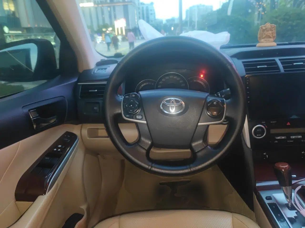 Toyota Camry 2012 2.0G Luxury Edition — миниатюра 10