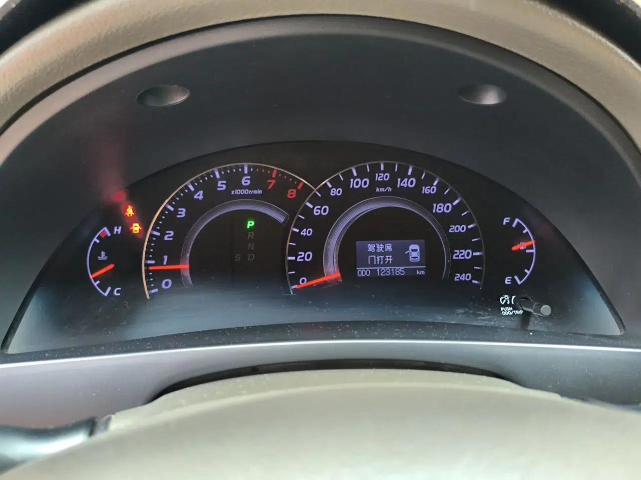 Toyota Camry 2010 240G Classic Edition — миниатюра 11