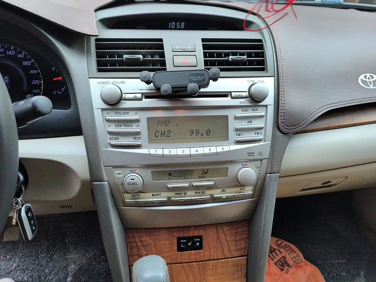 Toyota Camry 2010 240G Classic Edition — миниатюра 13