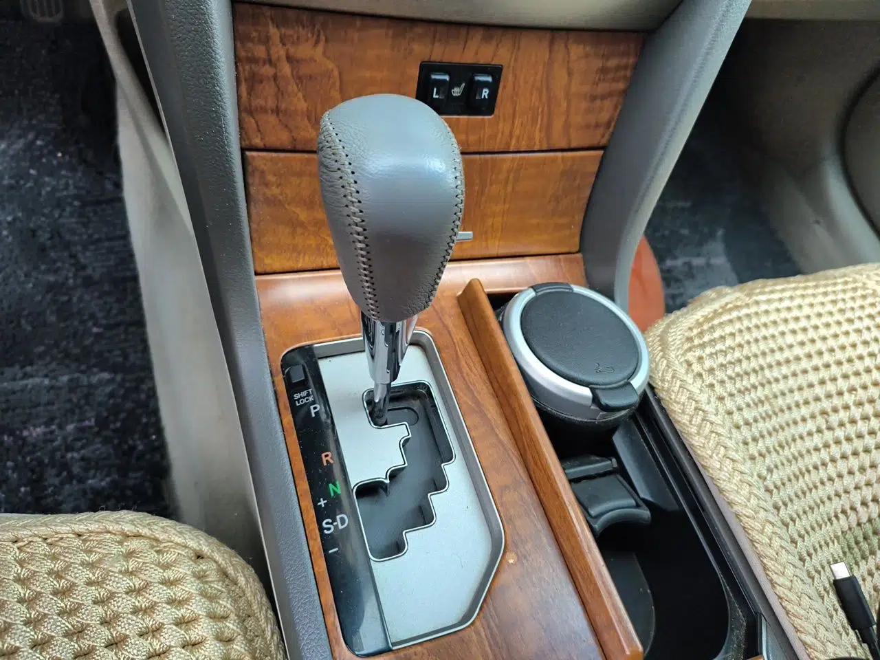 Toyota Camry 2010 240G Classic Edition — миниатюра 14