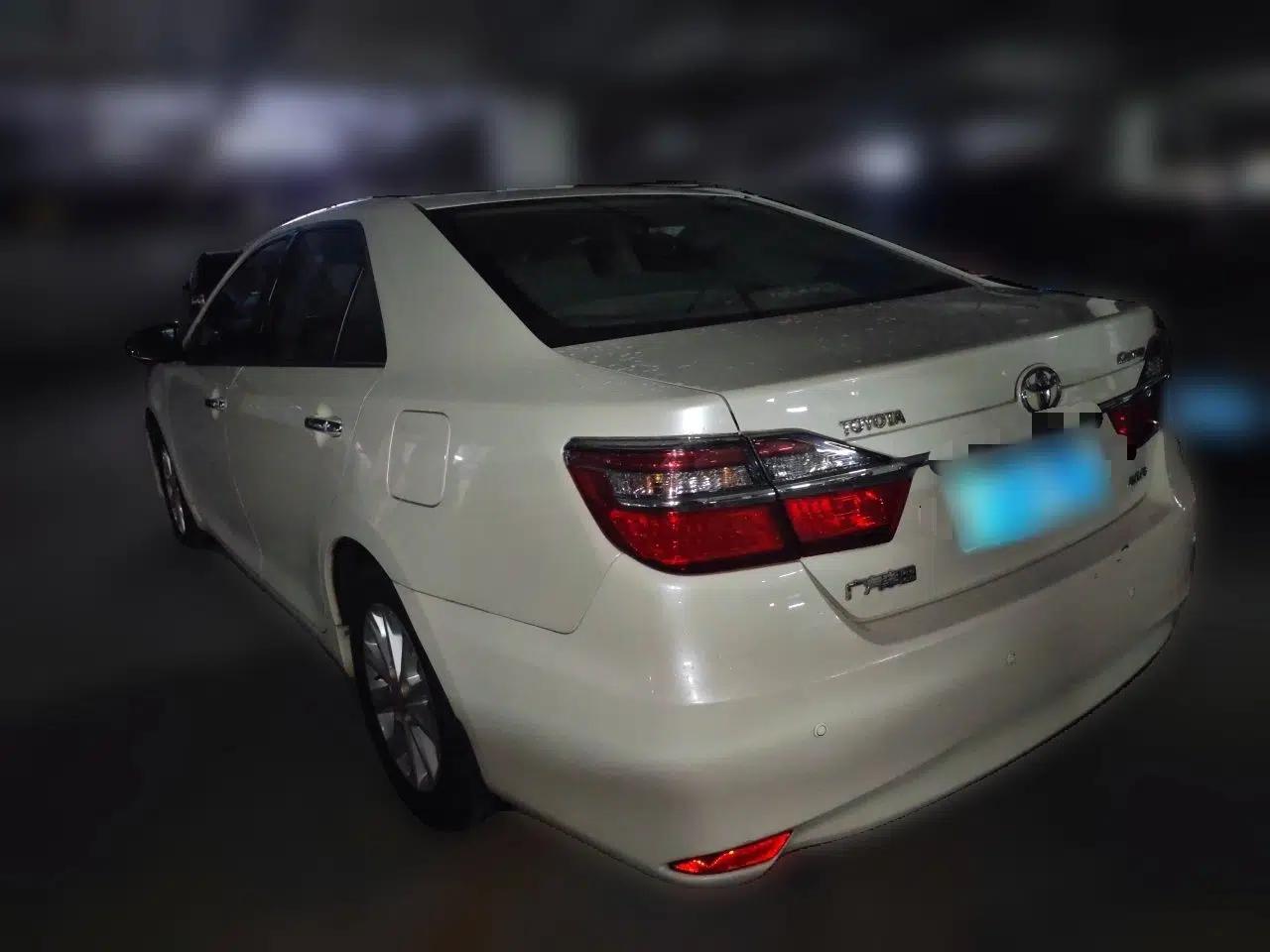 Toyota Camry 2015 2.0G Premier Edition — миниатюра 4