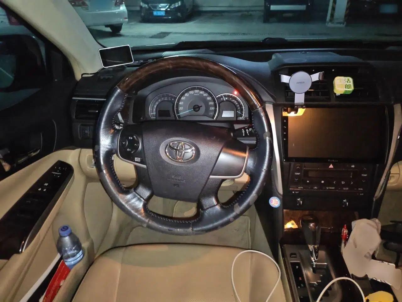 Toyota Camry 2015 2.0G Premier Edition — миниатюра 10