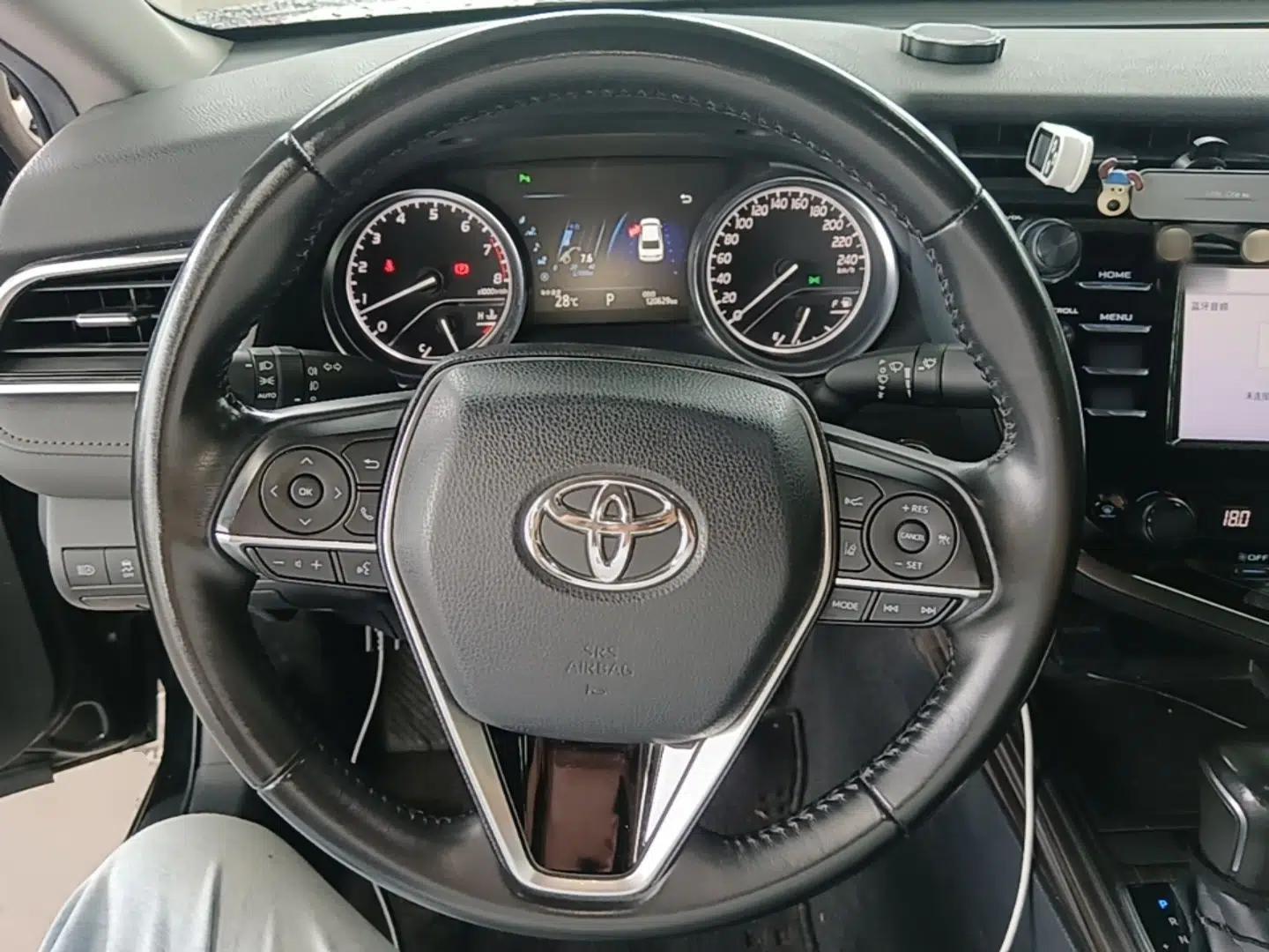 Toyota Camry 2018 2.0G Luxury Edition — миниатюра 13