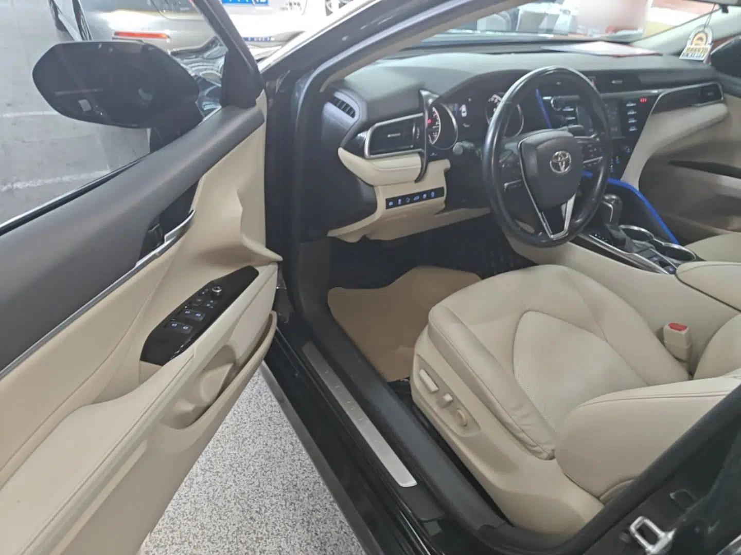 Toyota Camry 2018 2.0G Luxury Edition — миниатюра 18