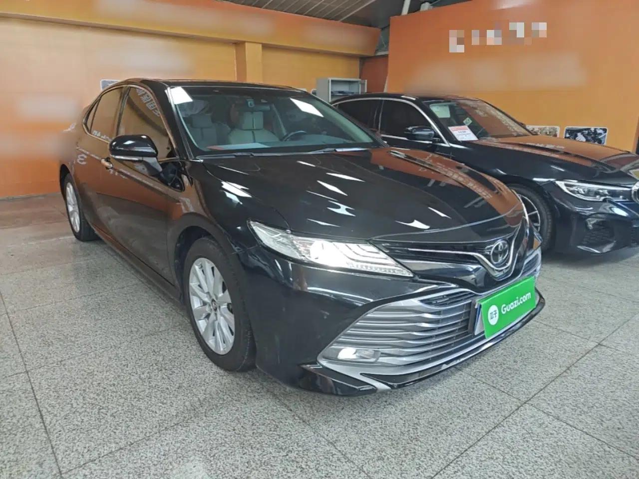 Toyota Camry 2018 2.0G Luxury Edition — миниатюра 3