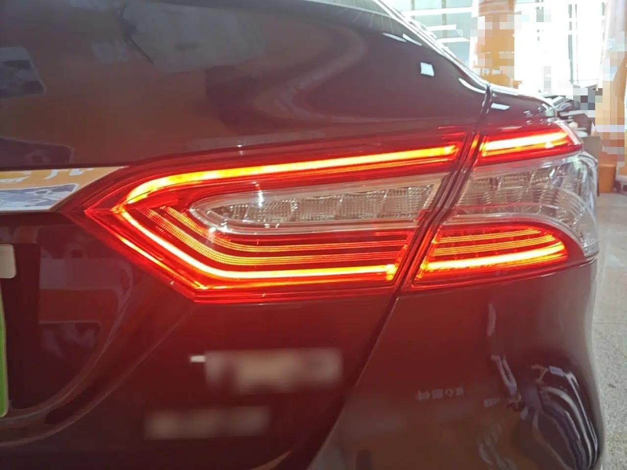 Toyota Camry 2018 2.0G Luxury Edition — миниатюра 9