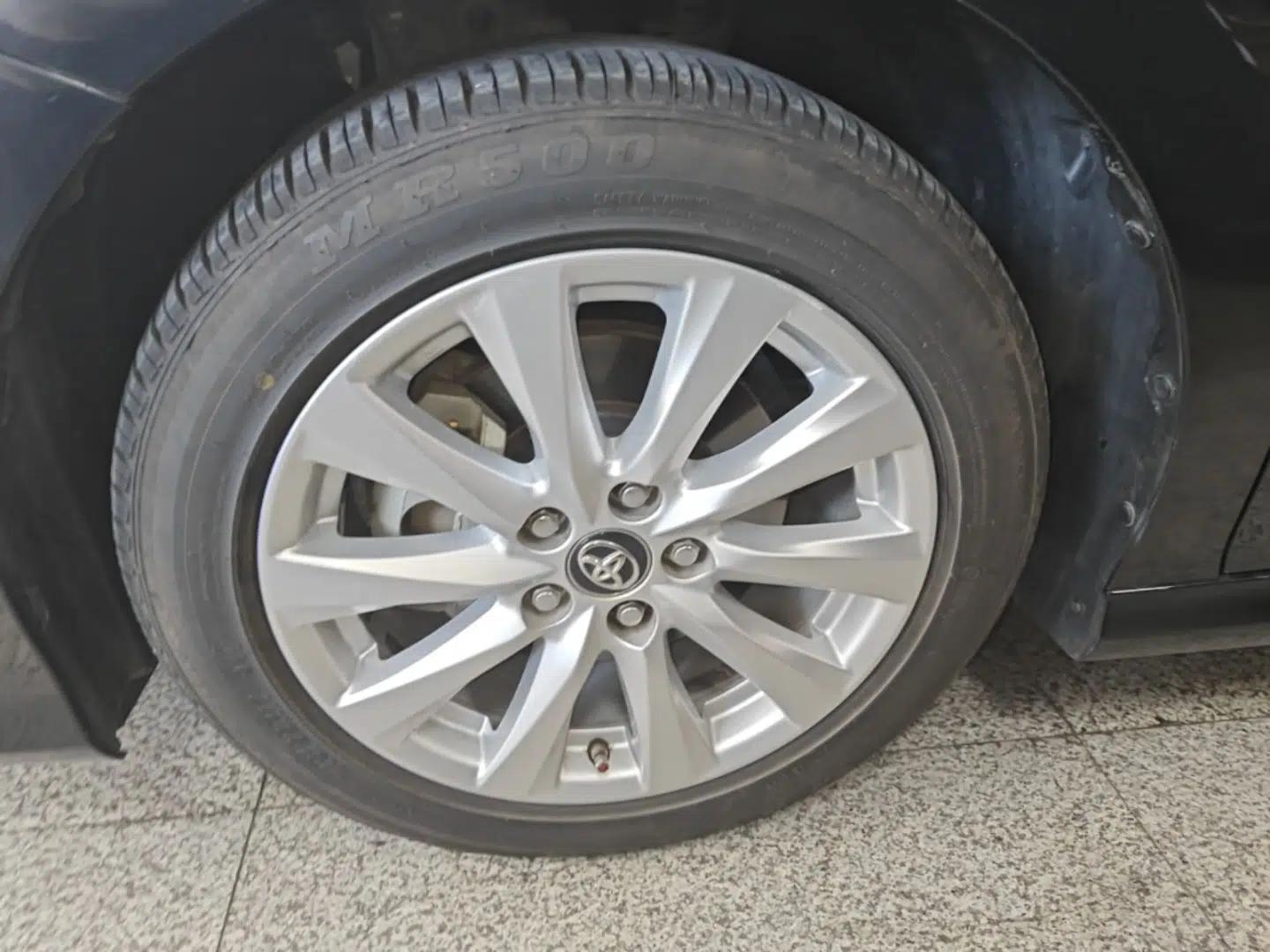 Toyota Camry 2018 2.0G Luxury Edition — миниатюра 10