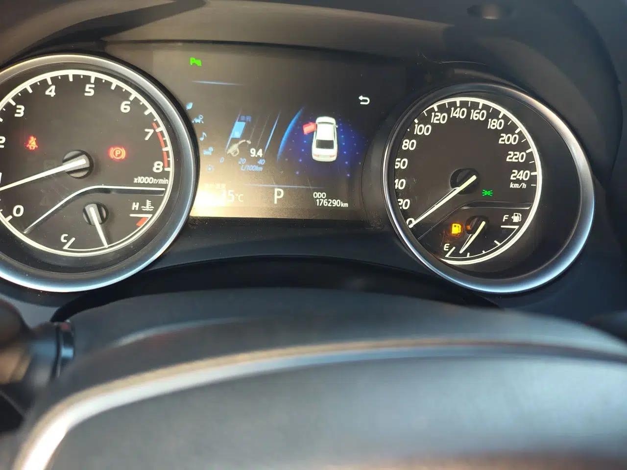 Toyota Camry 2018 2.5G Luxury Edition — миниатюра 12