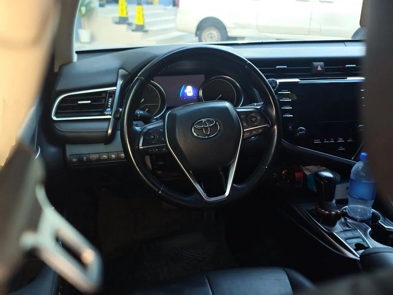 Toyota Camry 2018 2.5G Luxury Edition — миниатюра 10