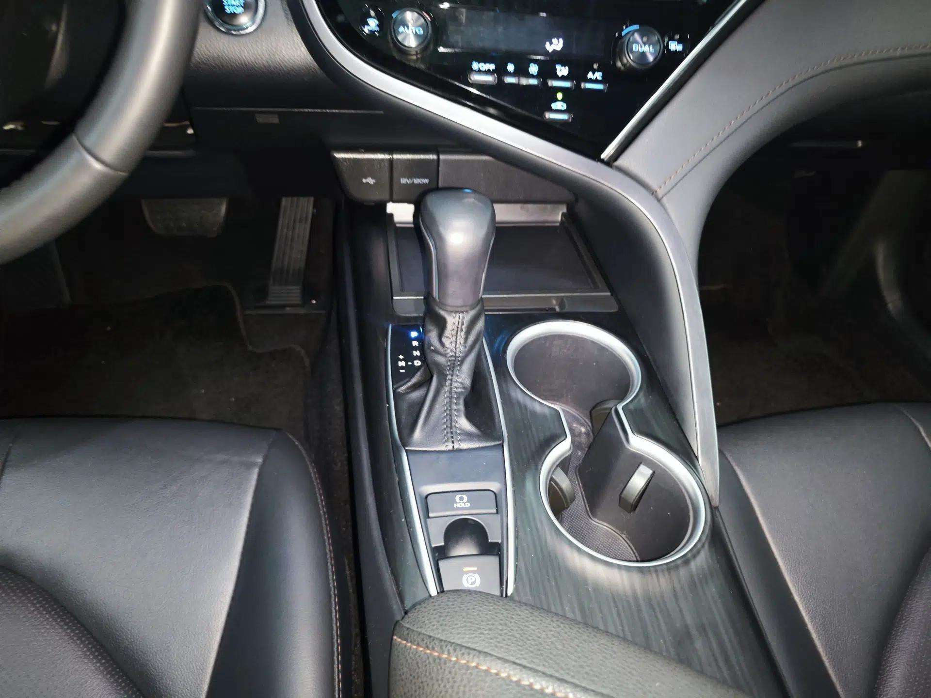 Toyota Camry 2023 2.0G Luxury Edition — миниатюра 16