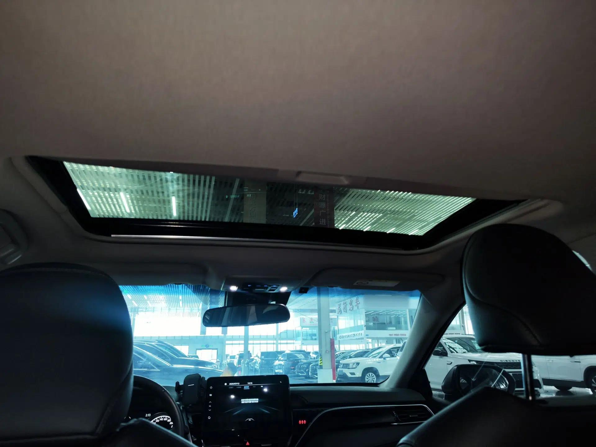 Toyota Camry 2023 2.0G Luxury Edition — миниатюра 21
