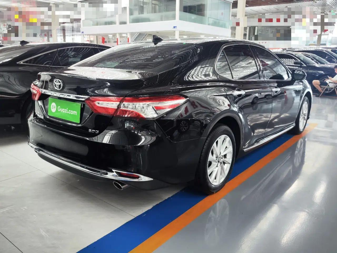 Toyota Camry 2023 2.0G Luxury Edition — миниатюра 6